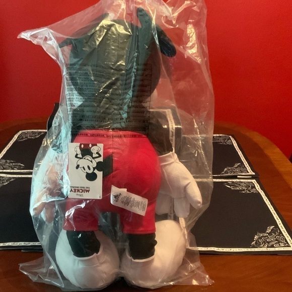 Mickey Mouse Stimulated Leather Plush - Picture 5 of 5